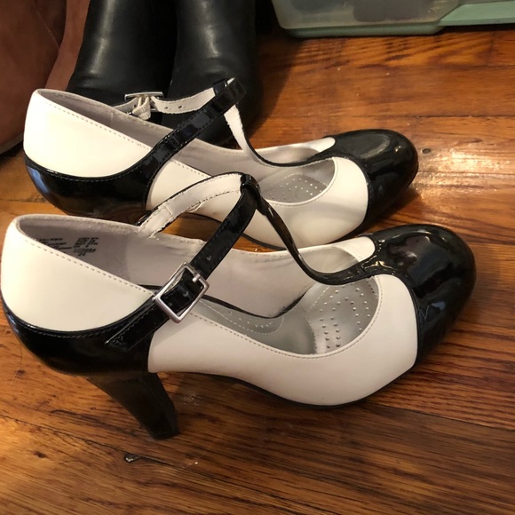 white mary jane shoes payless